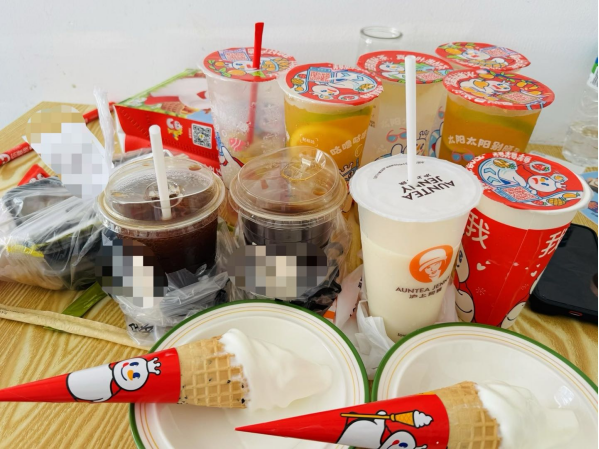 網友曬單的飲品和甜點 圖源：網絡