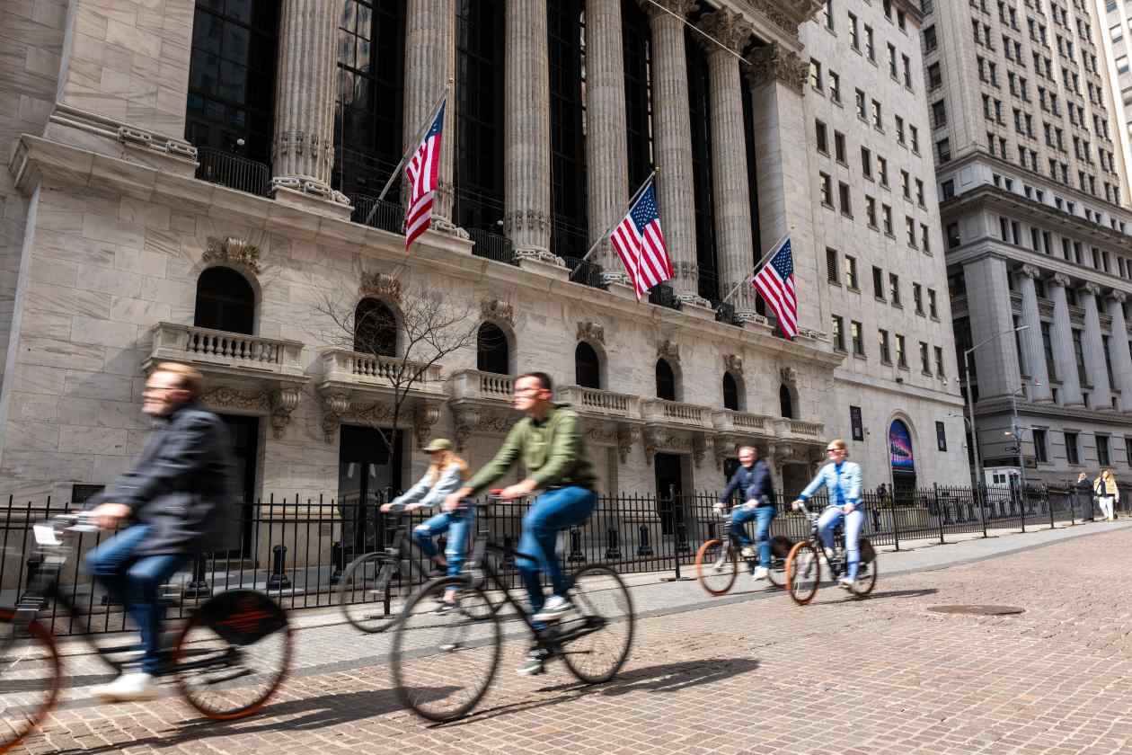 Do technology stocks really need interest-rate cuts to go higher? Maybe not necessarily.