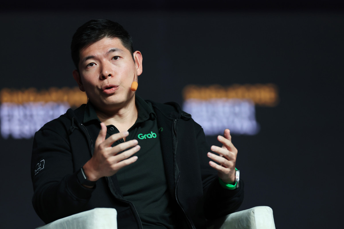Anthony Tan (CEO) launched grab with colleague Tan Hooi Ling (COO) in 2012 after the two graduated from Harvard Business School. 