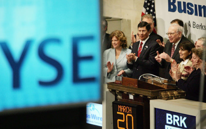 Warren Buffett attended the opening bell with New York Stock Exchange CEO John Thain and Business Wire’s Cathy Baron Tamraz in March 2006.