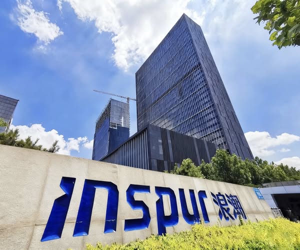 可能是包含下列内容的图片：摩天大楼和文字