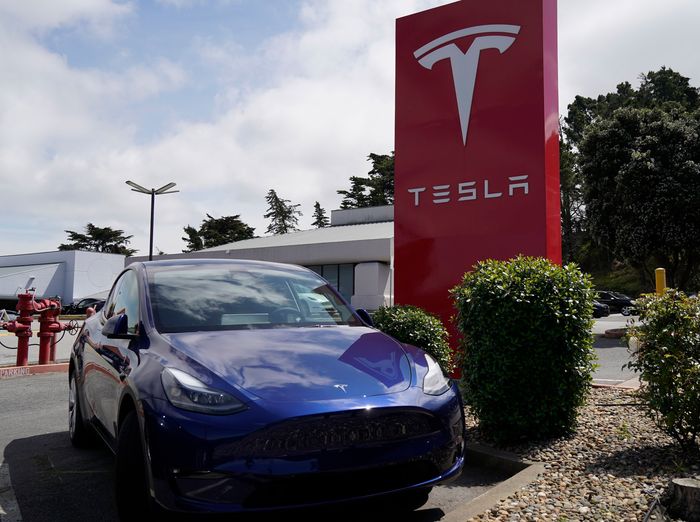 Tesla shareholders, in approving Elon Musk’s plan to reincorporate in Texas, may share their CEO’s views on the Delaware business court—or they may simply be willing to follow his lead. 